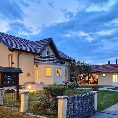 Apartment Gacka Otočac Екстериор снимка