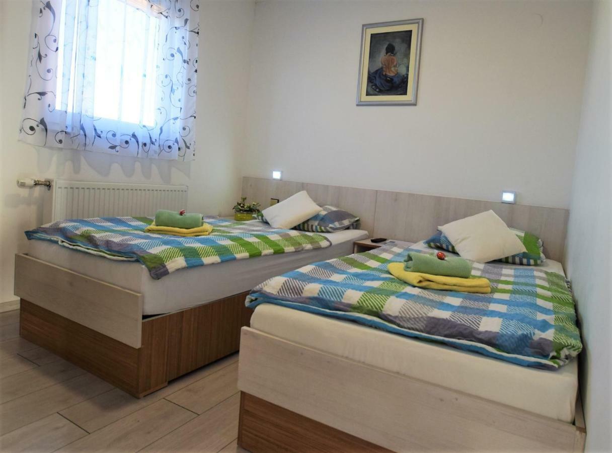 Apartment Gacka Otočac Екстериор снимка